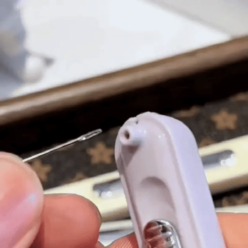 2-in-1 Nähhilfe – Nahttrenner & Nadeleinfädler Tool