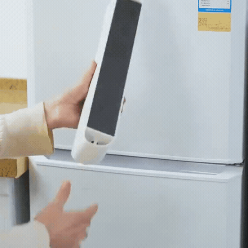 Magnetischer Frischhaltefolien-Spender mit integriertem Schneider