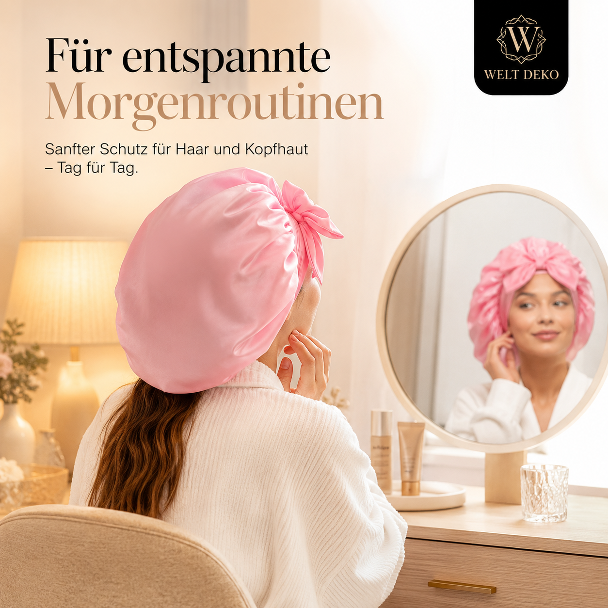Beginnen Sie Ihren Tag mit Komfort und Stil. Die weiche Satin-Schlafhaube schützt Ihr Haar vor Reibung, reduziert Frizz und hilft dabei, Feuchtigkeit und Frisur über Nacht zu bewahren.