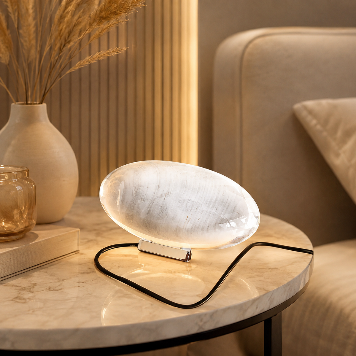 Elegante Kristalllampe für moderne Wohnräume.