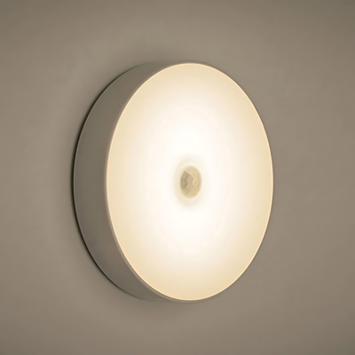 Das LED Wandlicht mit Bewegungsmelder (kabellos) sorgt für mehr Komfort und Sicherheit in Ihrem Zuhause. Dank des integrierten Bewegungssensors schaltet sich das Licht automatisch ein, sobald eine Bewegung erkannt wird – ideal für Flure, Schlafzimmer, Treppen oder Badezimmer.