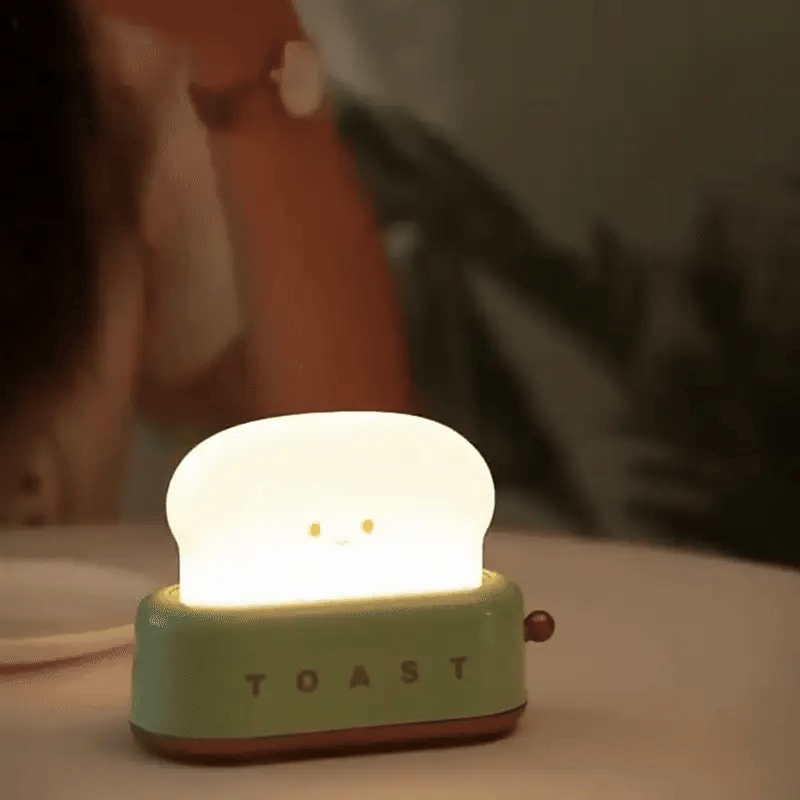 Süße Toast Nachtlampe – Warmes LED Licht & Timer Funktion