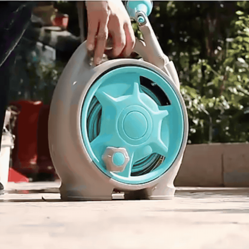 Gartenschlauch-Aufrollset mit verstellbarer Sprühdüse