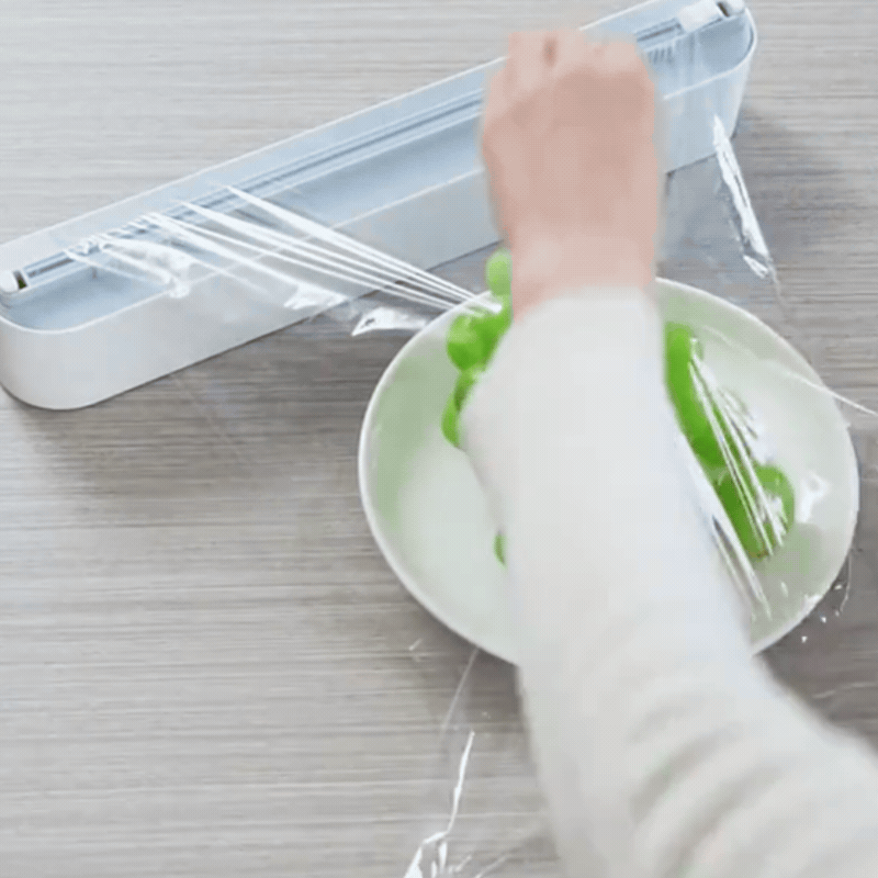 Magnetischer Frischhaltefolien-Spender mit integriertem Schneider