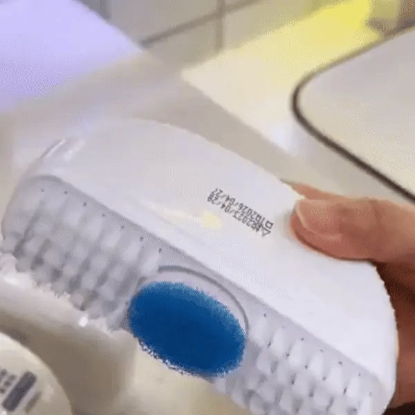 Sneaker Reinigerin Bürste– Wasserlose Reinigung für weiße Schuhe