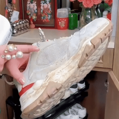 Sneaker Reinigerin Bürste– Wasserlose Reinigung für weiße Schuhe